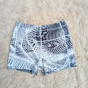 Workout Empire Black and White Shorts sz Medium